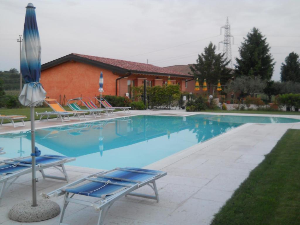 Monolocale con Vista Piscina